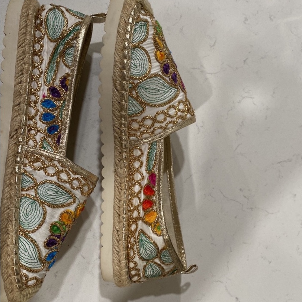 Designer shoes size 8.5  Patricia funky embroidery shoes greet for summer